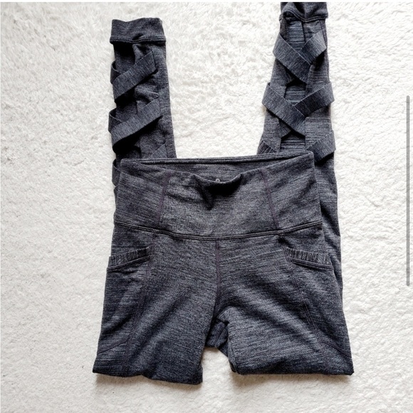 ATHLETA ‘Chaturanga’ High Waist Criss Cross Cut Out Legging Size XS - Picture 4 of 8